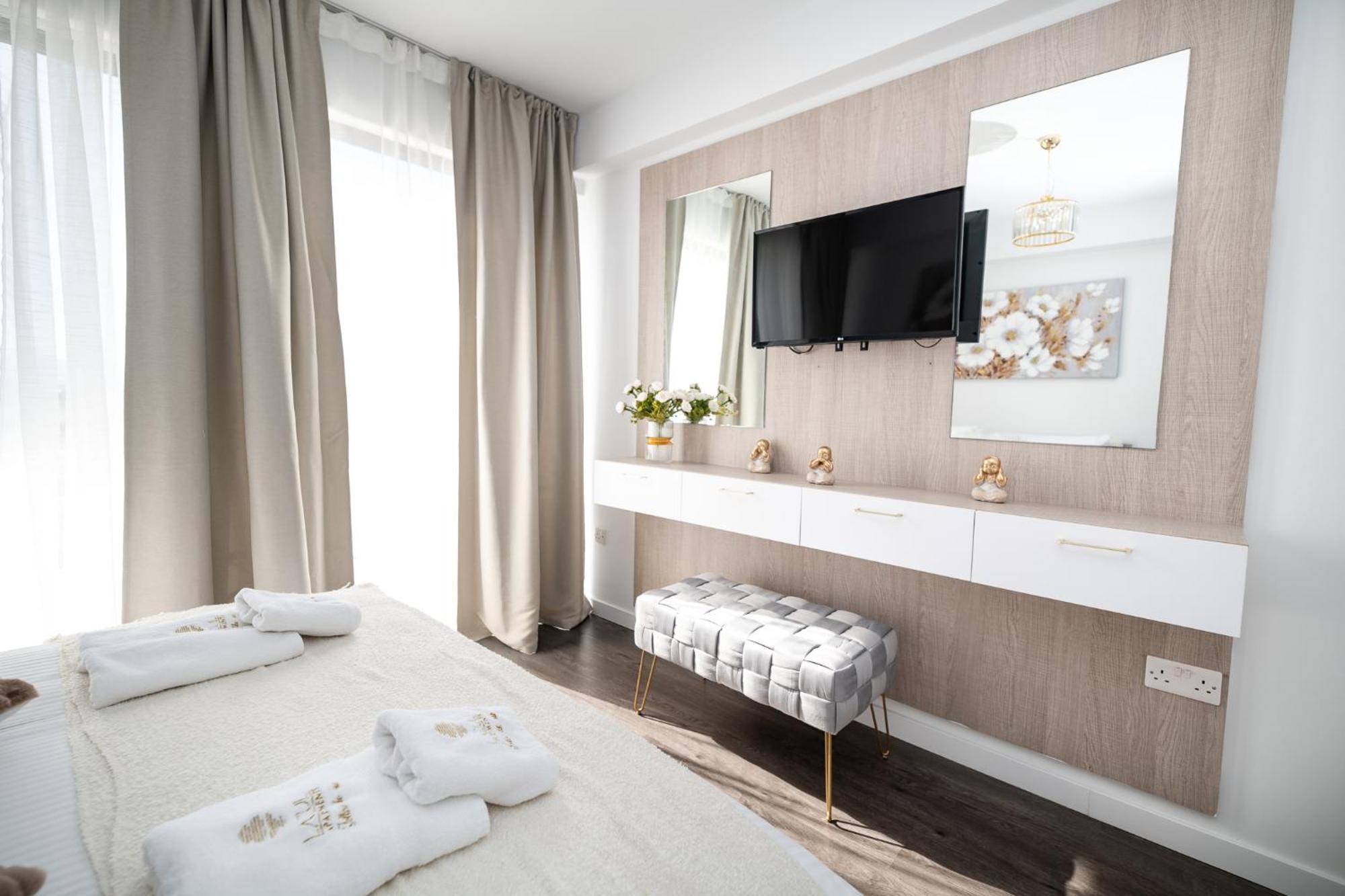 Lazuli Beachfront Sea View Ap144 Larnaca Exteriér fotografie